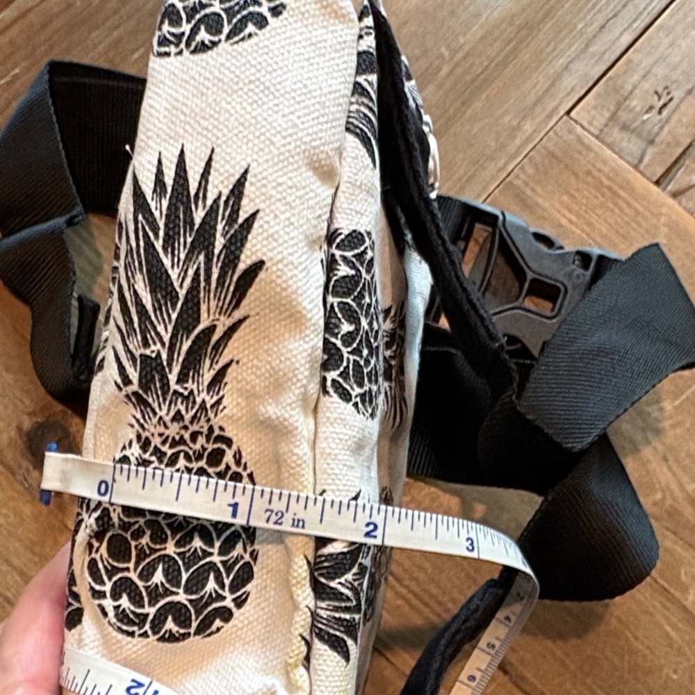 Black and Cream Pineapple Belt Bag - Picture 6 of 6